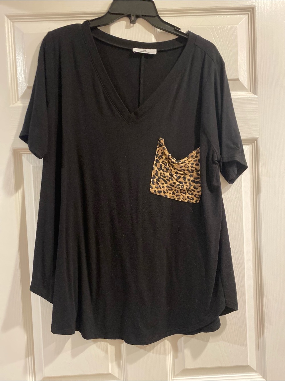Zenana Outfitters Black V-Neck Tee with Leopard Pocket